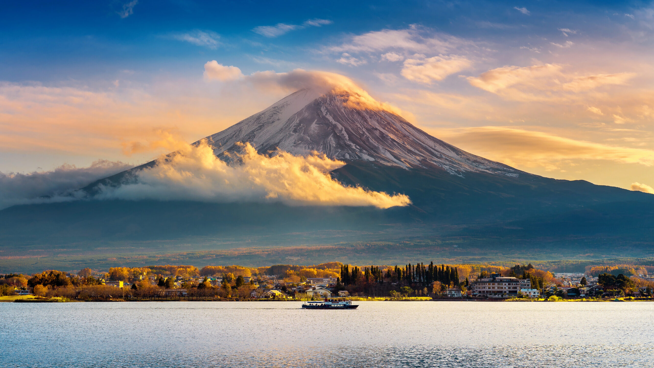 Read more about the article Keajaiban Alami di Bumi: Gunung Berapi Aktif